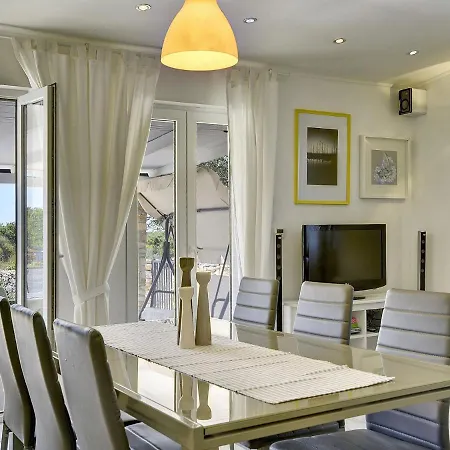 Vila In Near The Sea With Terrace *