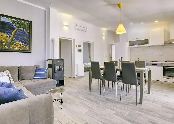 In Near The Sea With Terrace Vila *