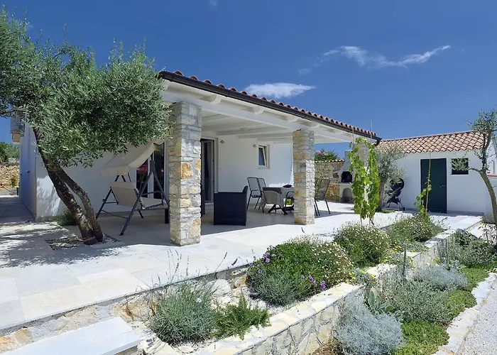 In Near The Sea With Terrace Vila