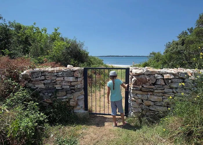 In Near The Sea With Terrace Vila Peroj