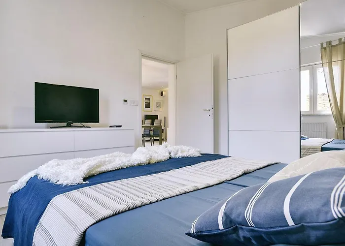 In Near The Sea With Terrace *