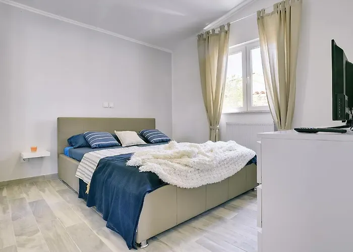 In Near The Sea With Terrace Vila Peroj