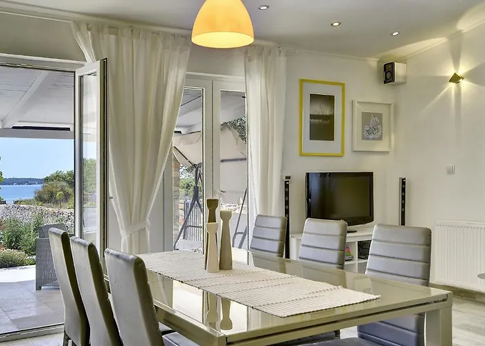 Vila In Near The Sea With Terrace *